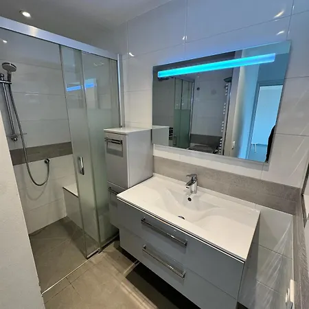 Superbe Vue Garage Privatif Ferme Golfe Juan