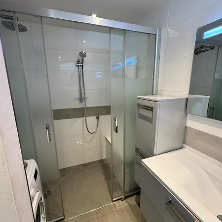Vue Avec A Pied Garage Prive A Apartmán Golfe-Juan