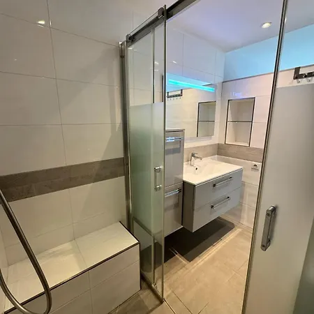 Superbe Vue Garage Privatif Ferme Golfe Juan